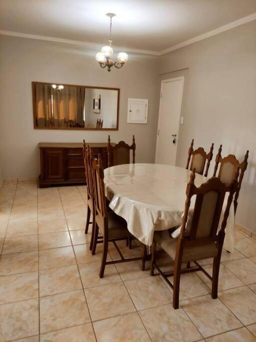 Centro Com Garagem Wifi Proximo A Congressos Apartment